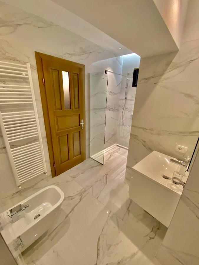 Blancris Boutique Lägenhet Braşov Exteriör bild