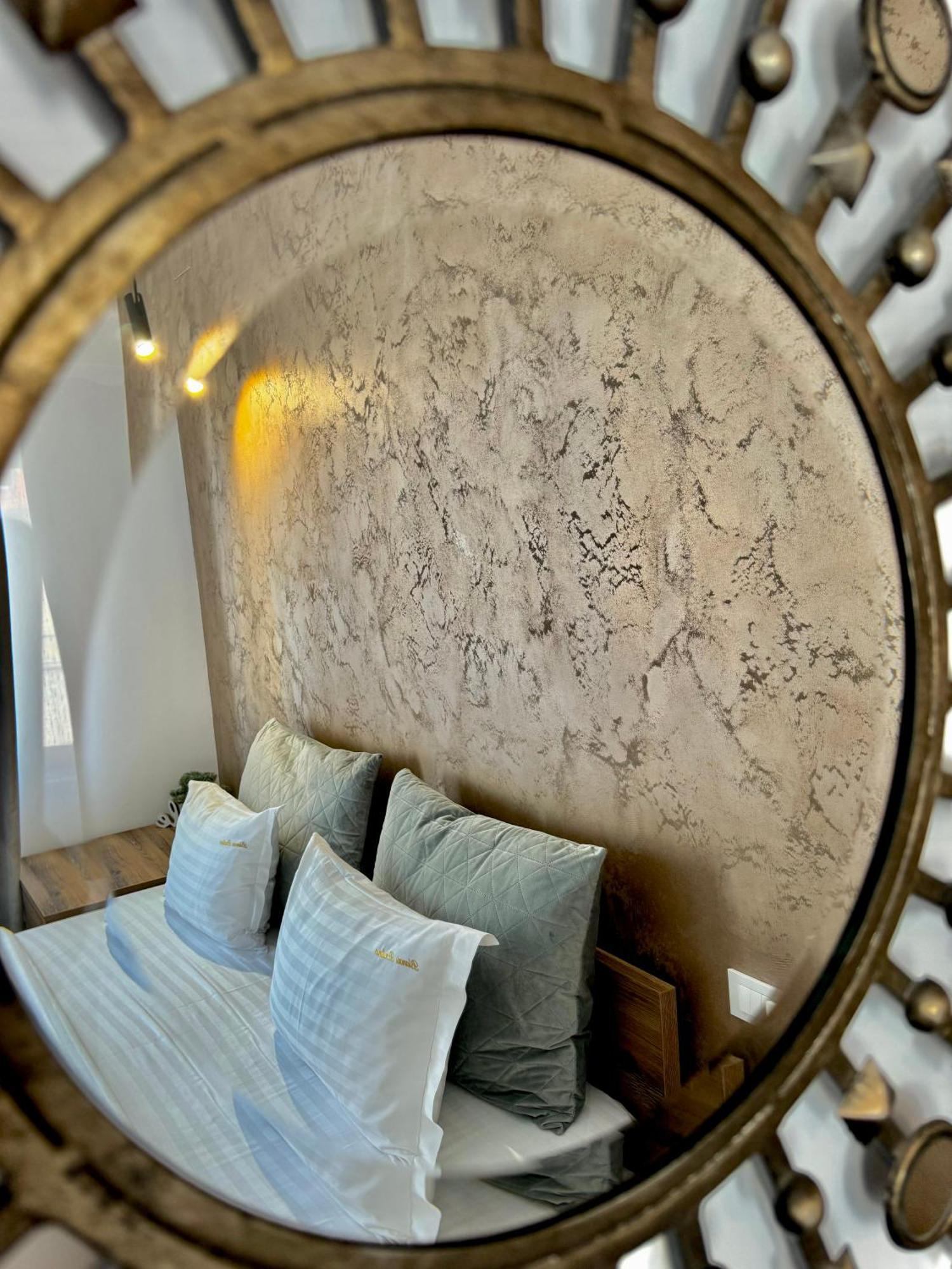 Blancris Boutique Lägenhet Braşov Exteriör bild