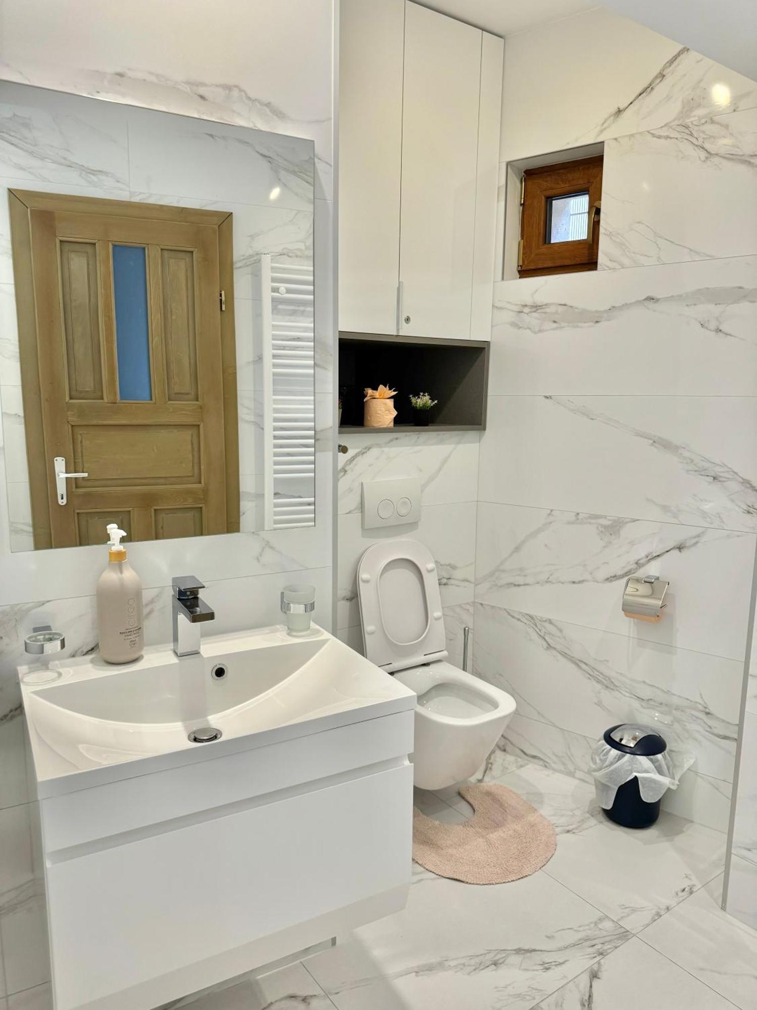 Blancris Boutique Lägenhet Braşov Exteriör bild